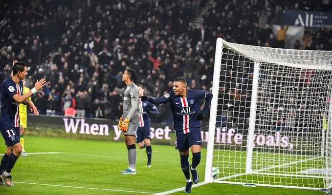 الدوري الفرنسي: باريس سان جيرمان يتخطى نانت بثنائية