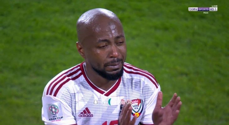 لاعبو الامارات ينهارون بالبكاء عقب الخسارة أمام قطر