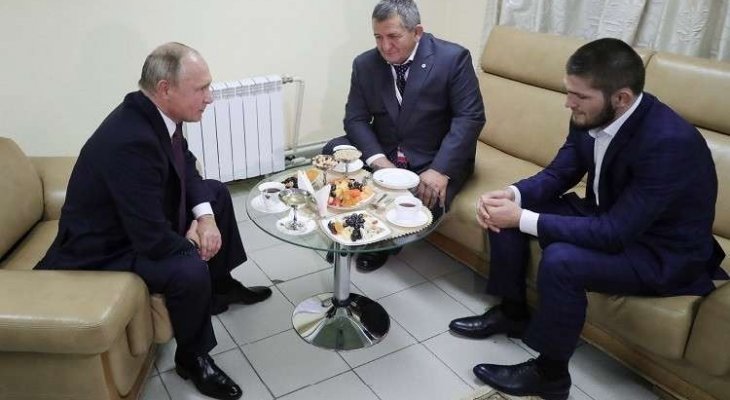 بوتين يفعلها ويلتقي المقاتل الجماهيري حبيب نورماغوميدوف