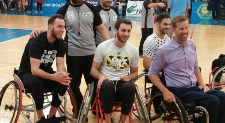خاص: وائل عرقجي سعيد لخوضه مباراة ودية في كرة السلة للكراسي المتحركة 