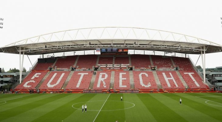 نادي أوتريخت يعتزم مقاضاة اتحاد الكرة الهولندي بعد الغائه الموسم