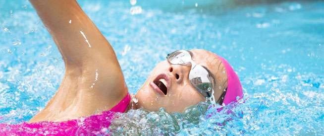 وفاة سباحة جزائرية شابة بسكتة قلبية أثناء التدريبات