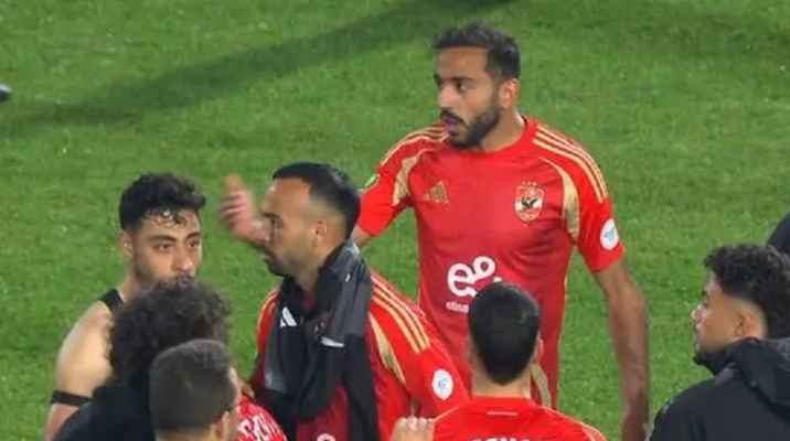 لاعبو الاهلي المصري يرفضون تحية جماهيرهم