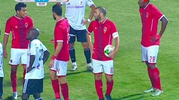 اشكال في مباراة الاهلي المصري على طريقة نيمار كافاني 