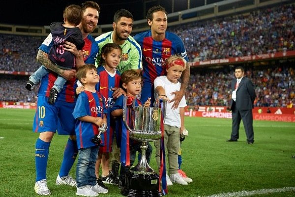 برشلونة بطل الكأس ارسنال ينقذ موسمه ورايكونين ينطلق اولا في موناكو