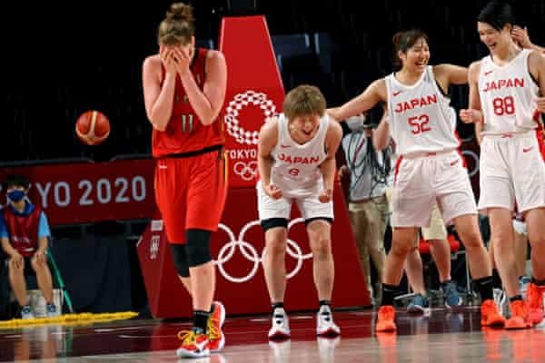 سيدات اليابان لكرة السلة في الدور النصف نهائي من طوكيو 2020