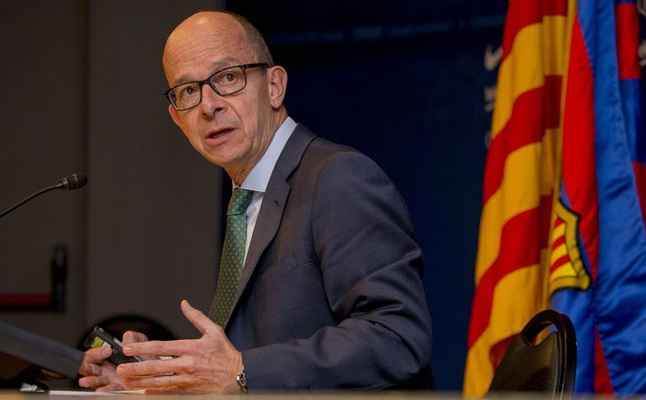 نائب رئيس برشلونة يدعم بيكيه وينتقد قرار الاتحاد الدولي لكرة القدم 