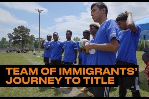 فريق كرة قدم من المهاجرين يفوز ببطولة ولاية تكساس