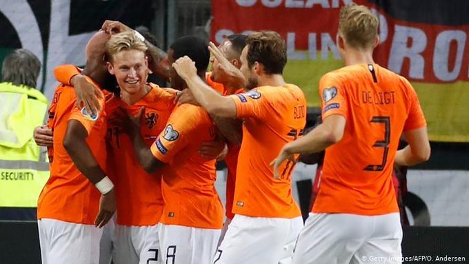 هولندا تكرّر ما فعلته أمام إسبانيا في مونديال 2014