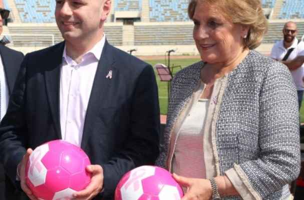 السيدة الاولى تطلق الحملة الوطنية للتوعية ضد سرطان الثدي بطريقة مختلفة