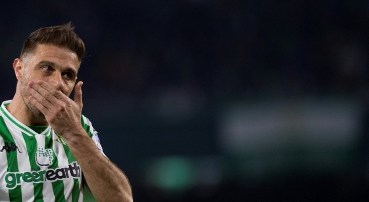 خواكين سانشيز يمدد عقده مع بيتيس حتى 2021