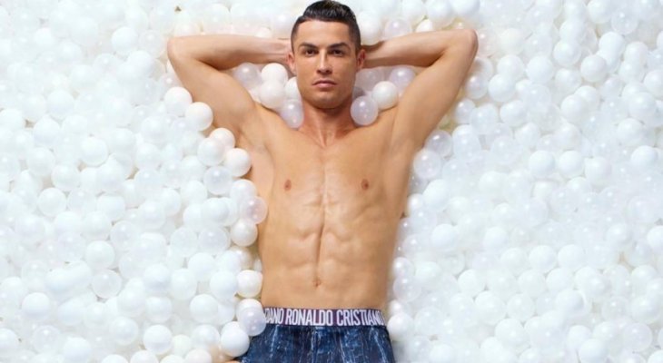 رونالدو يشارك بإعلان لشركة ملابس داخلية خاصة بإسمه