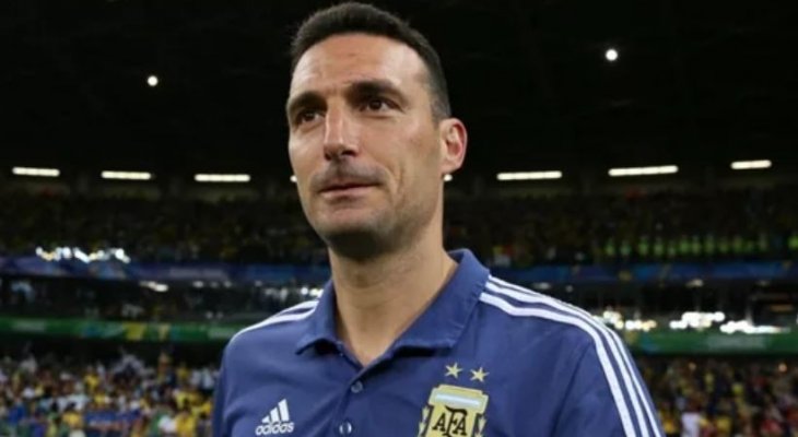 مدرب منتخب الأرجنتين يشيد به بعد الفوز على المكسيك