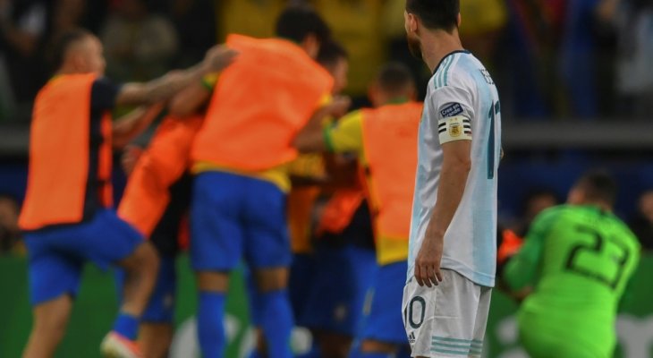 الأرجنتين تتقدم باعتراض على التحكيم في مباراة البرازيل في كوبا اميركا 