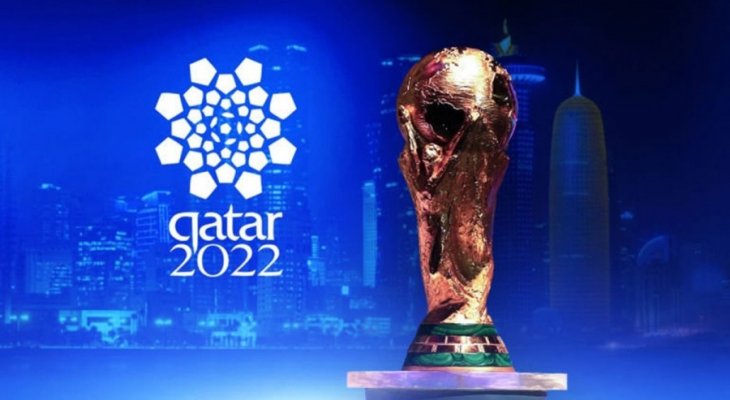 تسليم شارة تنظيم كأس العالم لكرة القدم 2022 إلى قطر