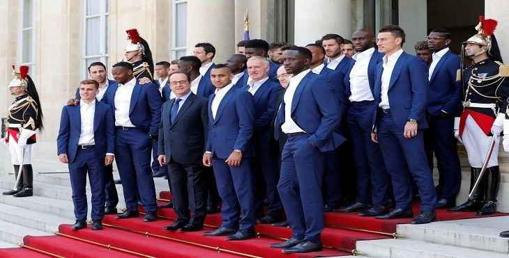 الرئيس الفرنسي يستقبل منتخب بلاده في الاليزيه