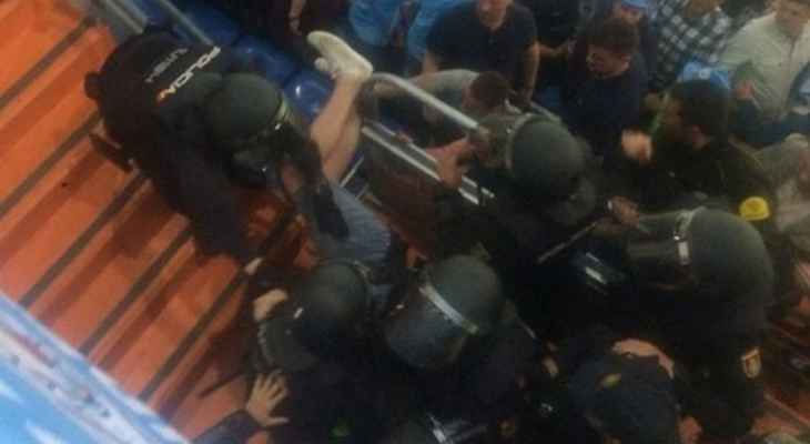 فيديو يظهر &quot;اعتداء&quot; الشرطة الاسبانية على جماهير السيتي