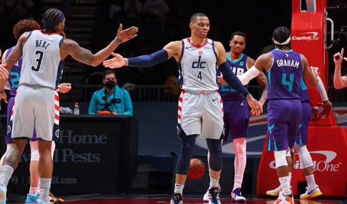 NBA : واشنطن يتخطى تشارلوت وفوز انديانا ونيويورك