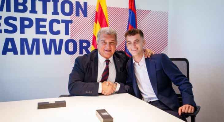 برشلونة يمدد لاعبه كاسادو حتى 2029