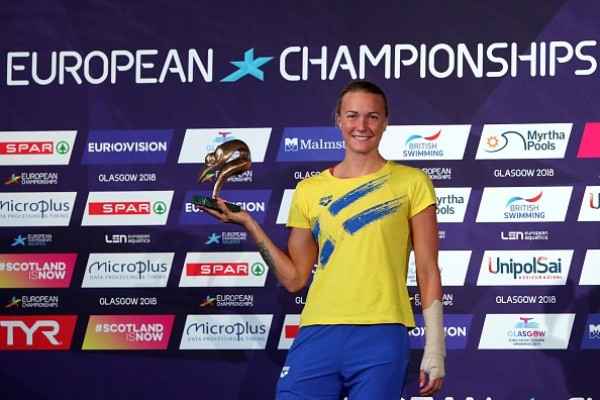 سارة شيوستروم تحرز الميدالية الذهبية الرابعة لها في بطولة أوروبا للسباحة 