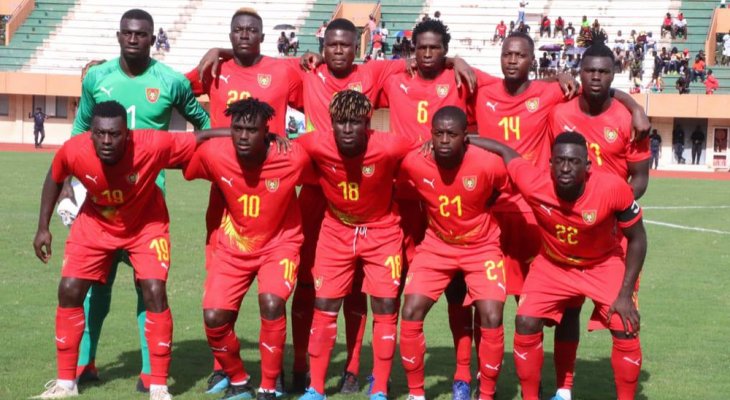 تسمم لاعبي منتخب غينيا بيساو يهدد بتأجيل مباراتهم امام المغرب