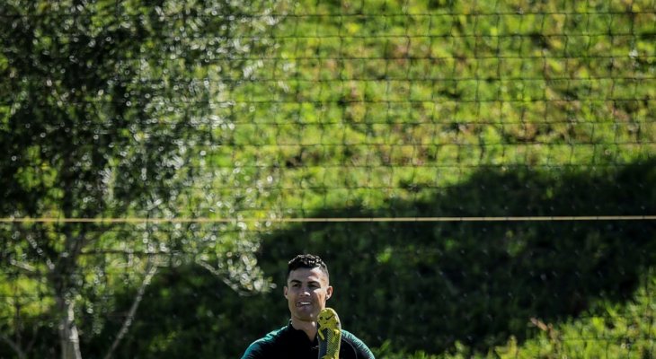 رونالدو يلتحق بمعسكر المنتخب البرتغالي بعد غياب 9 أشهر 