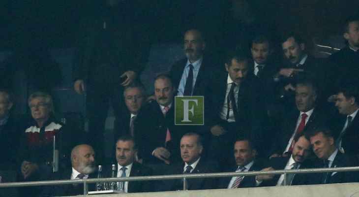 اردوغان ووزير خارجية قطر يحضران مباراة بشكتاش وبورتو