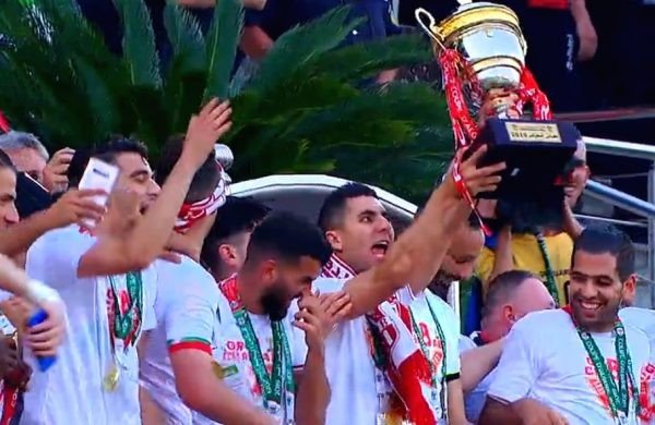 شباب بلوزداد يتوج بلقب كأس الجزائر 