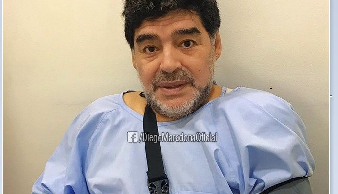 مارادونا خضع لعملية جراحية في كتفه