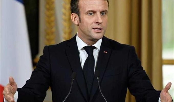 الرئيس الفرنسي يتحدث عن عودة بنزيما للمنتخب