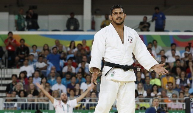 الياس ناصيف يضحي بميدالية ذهبية من اجل لبنان
