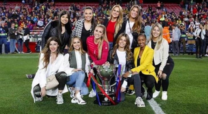 شاكيرا وانطونيلا تحتفلان بفوز برشلونة