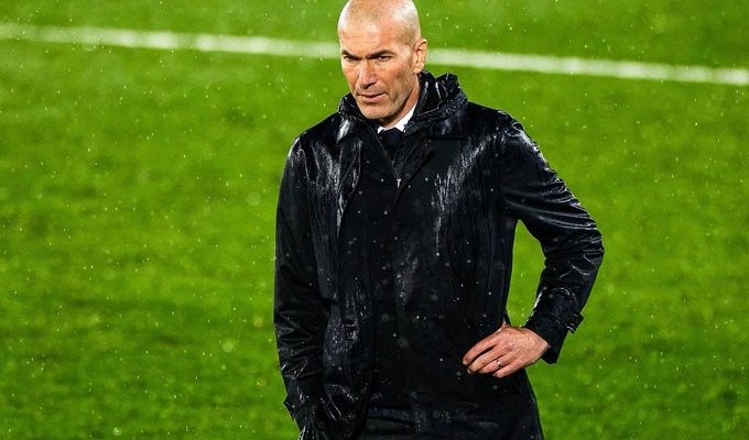 تقارير: زيدان قرر الرحيل عن ريال مدريد نهاية الموسم 