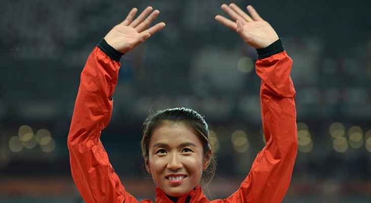 الصينية ليو هونغ أول سيدة تنزل تحت 4 ساعات في 50 كلم مشيا 