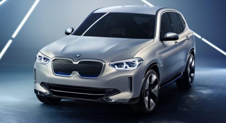 BMW تكشف عن أول سيارة كهربائية متعددة الاستعمالات 