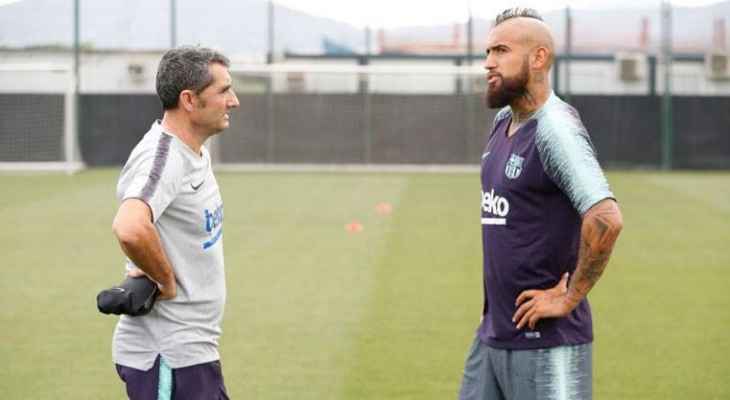 أرتورو فيدال يعود إلى تدريبات برشلونة