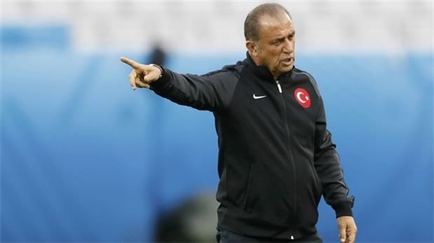 فاتح تيريم باقٍ مع المنتخب التركي في تصفيات مونديال 2018