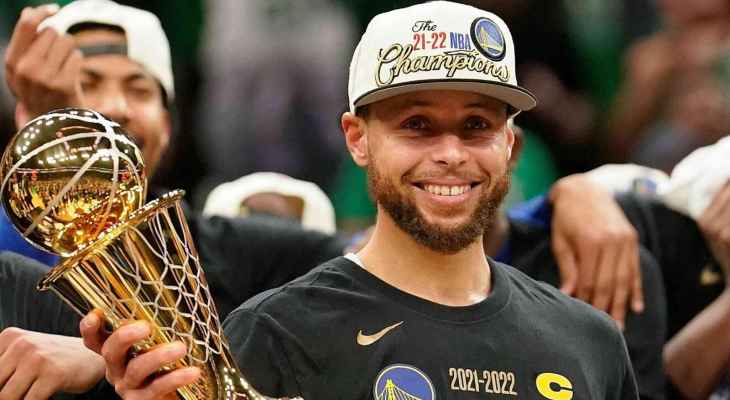 NBA: كوري يفوز بجائزة أفضل لاعب في النهائيات