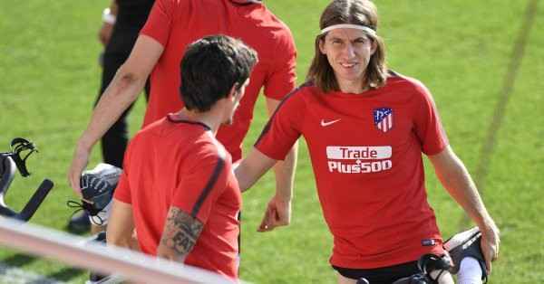فيليبي لويس يتواجد في تدريبات اتلتيكو مدريد 