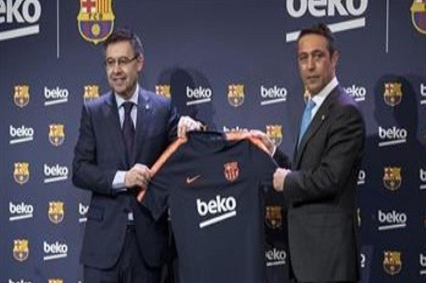 رسمياً : تجديد عقد الشراكة بين برشلونة وبيكو 