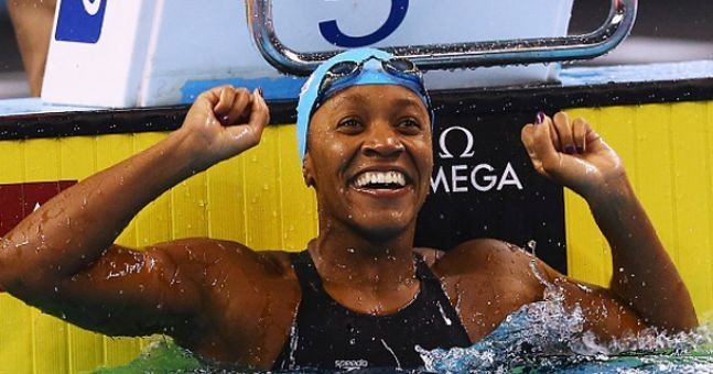 الجامايكية أتكينسون تتوج بذهبية في كأس العالم للسباحة