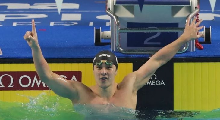 رغم فضيحة اخلاقية ..بطل العالم في السباحة ينجو من الايقاف الاولمبي