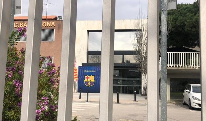 الشرطة انتهت من تفتيش مكاتب برشلونة 