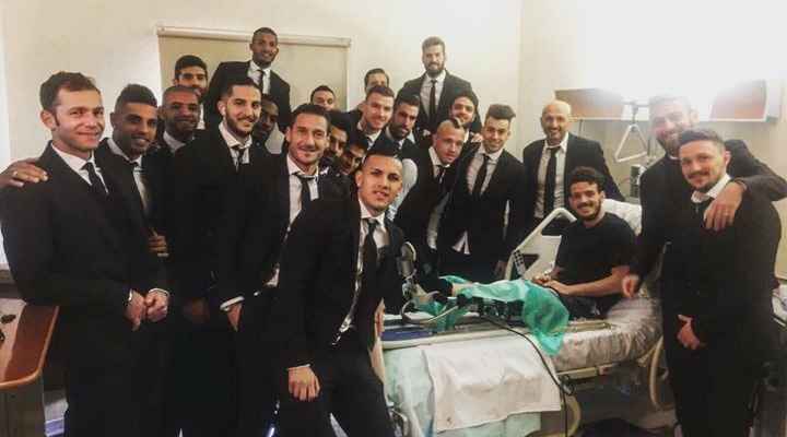 لاعبو روما يزورون فلورينزي في المستشفى