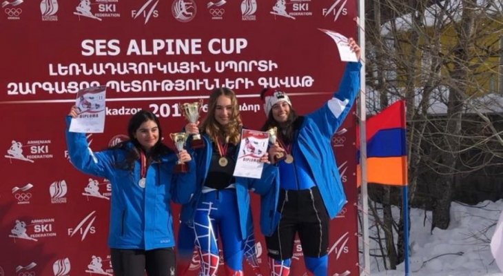 بطولة الدول الصغرى في التزلج: آنسات لبنان سيطرن على التعرج القصير: ميدالية ذهبية وفضية وبرونزية