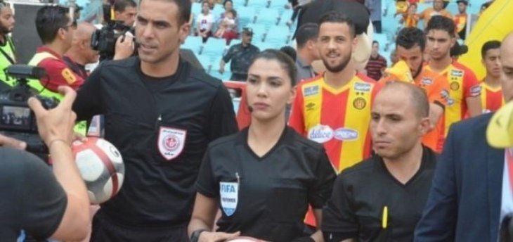 كيف علقت الحكم التونسية درصاف القنواطي بعد إدارتها أول مباراة لها؟