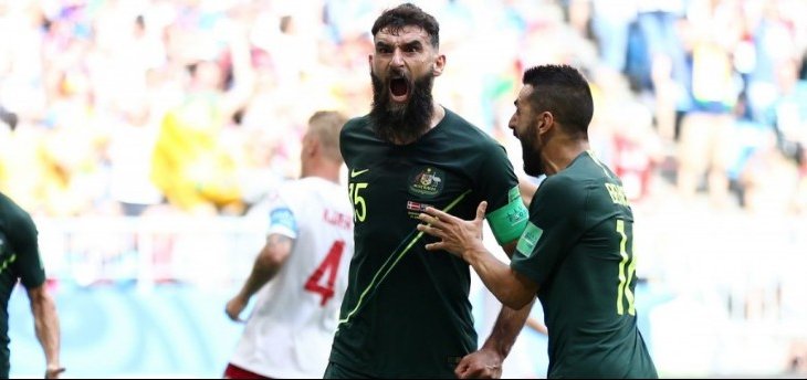 استراليا تبقي على آمالها في كأس العالم بتعادلها مع الدنمارك