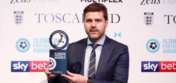 بوتشيتينو يفوز بجائزة أفضل مدرب للعام