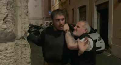 حرس نادي روما يعتدي بالضرب على صحفي حاول تصوير جلسة للاعبين